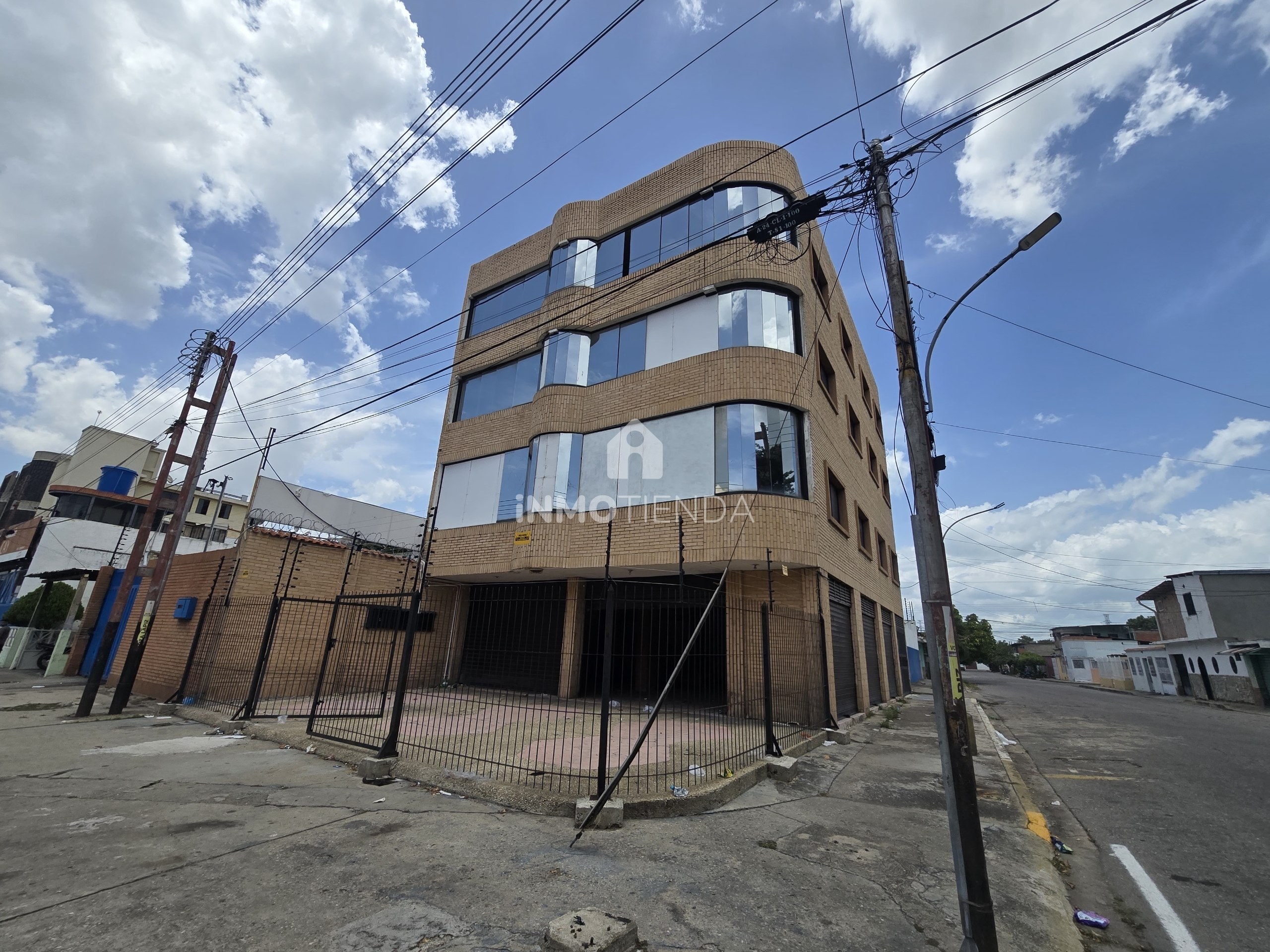 Edificio en alquiler Av Constitución cerca de Tapa Tapa Maracay