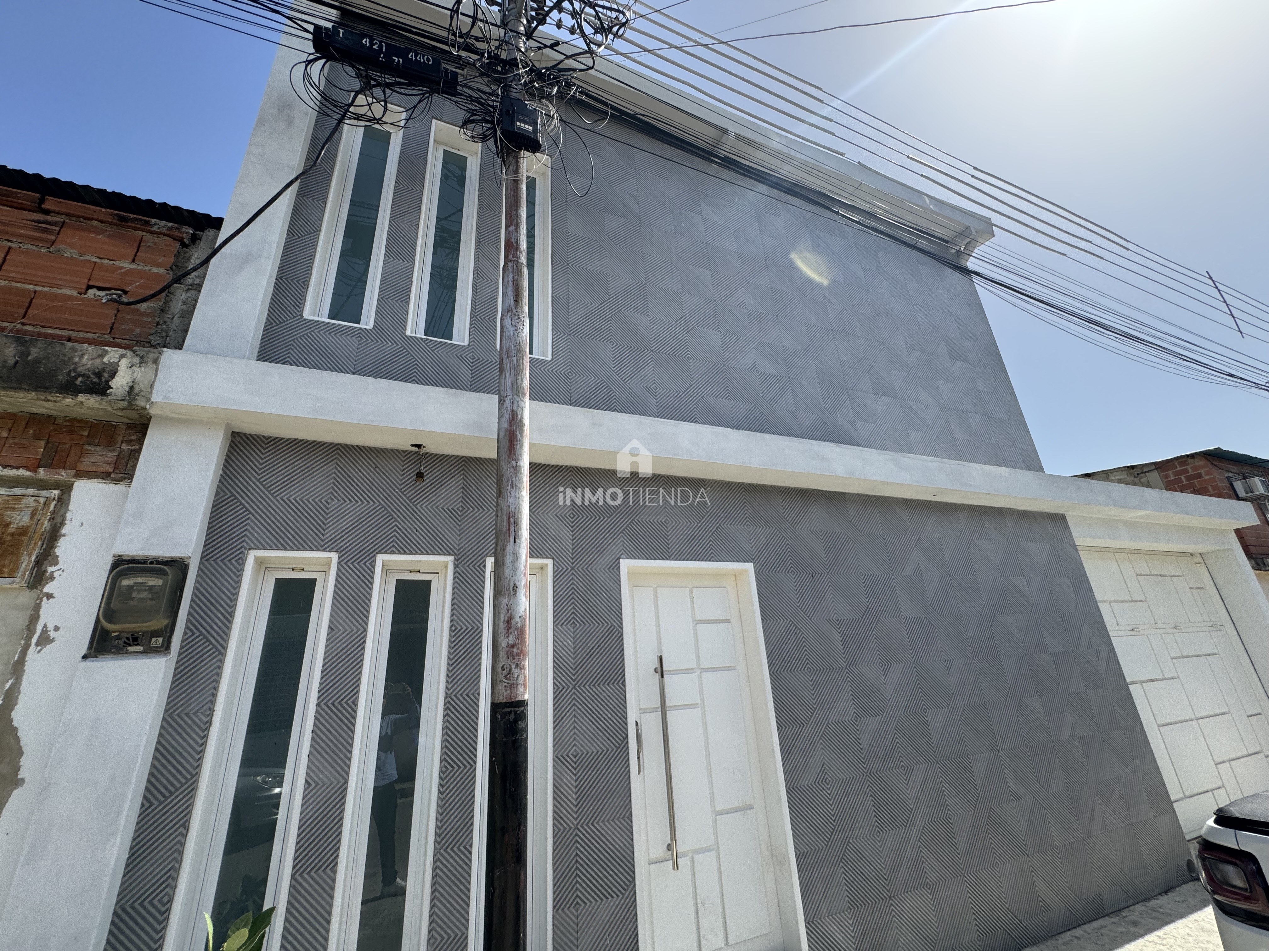 Casa moderna en alquiler La Julia Urb. Las Palmeras